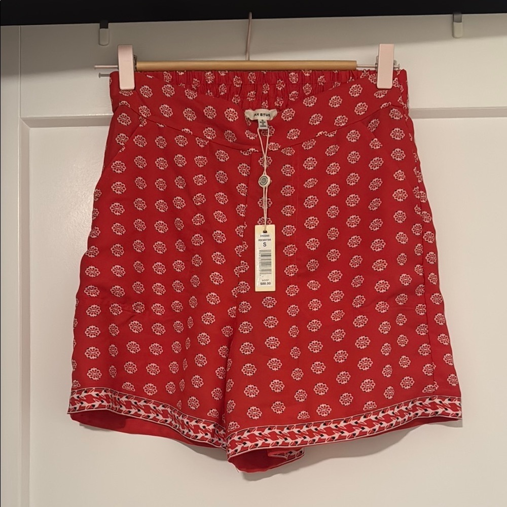 NWT max studio red and white shorts